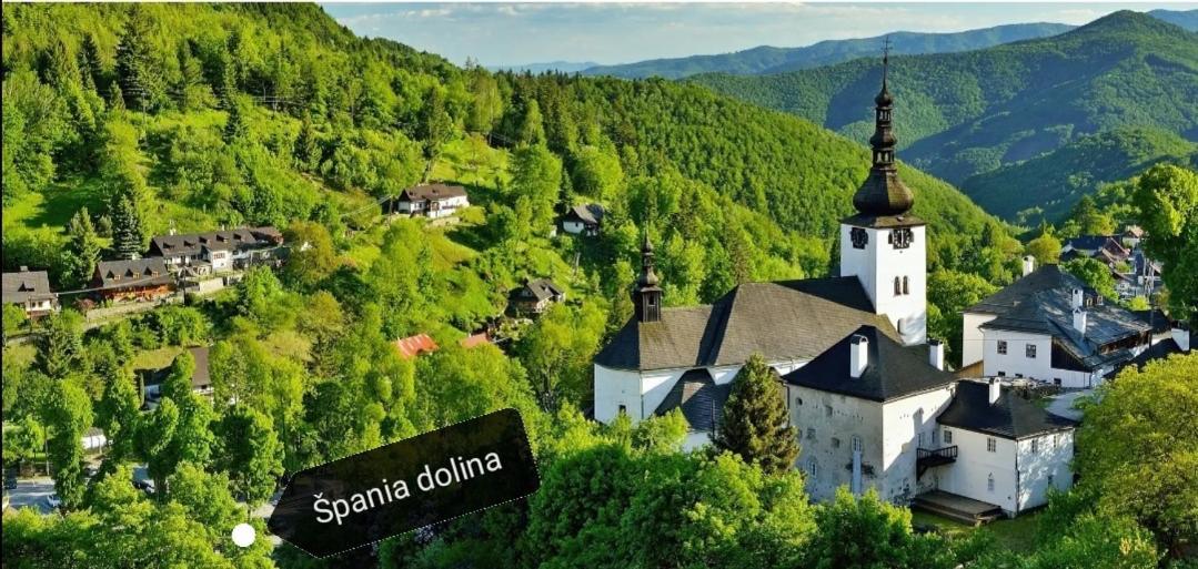 Apartmány Podlavice Banská Bystrica Esterno foto