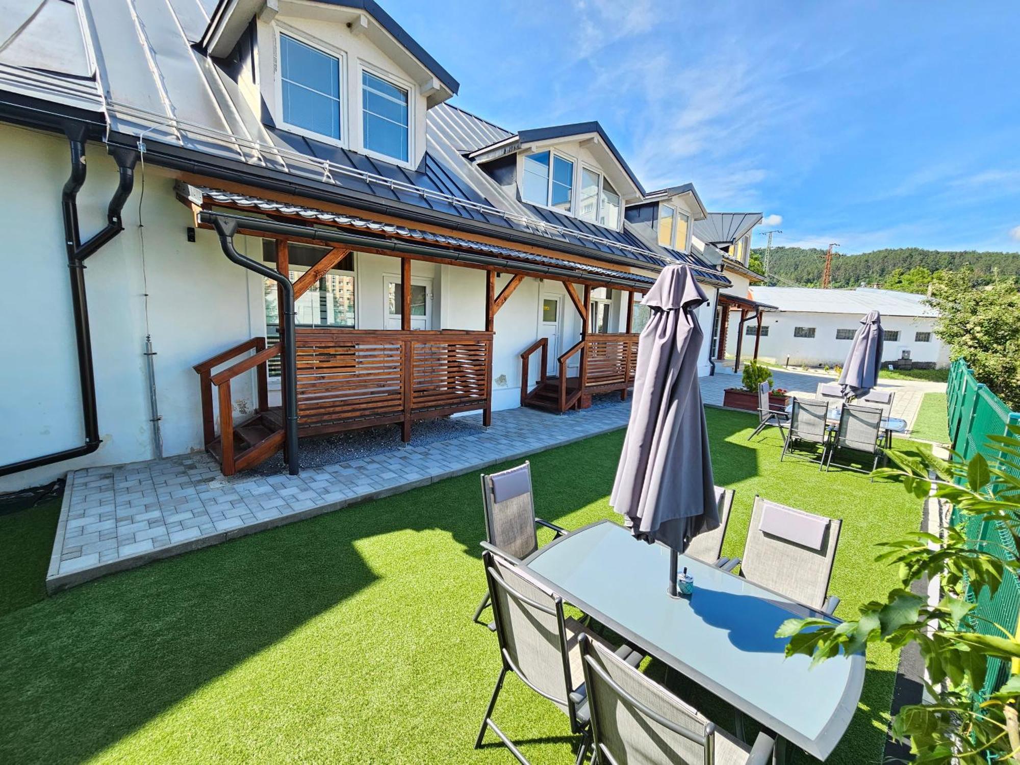Apartmány Podlavice Banská Bystrica Esterno foto